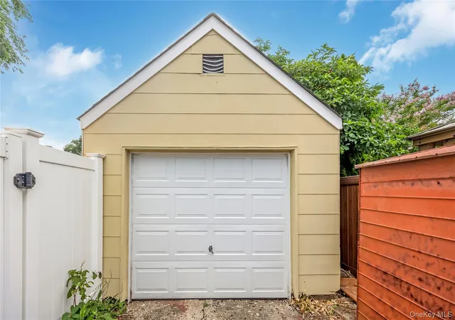 Photo 3 of Sale Pending at 413 S 8th Street, Babylon, NY 11757 | MLS# 1032265 | Listing updated on 2026-09-18