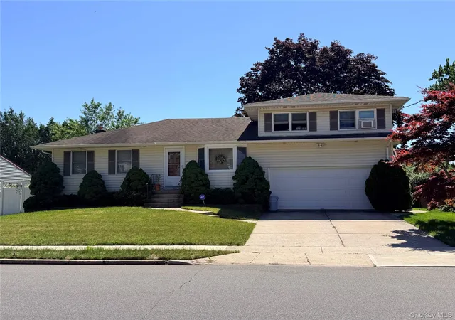 Photo 1 of Sale Pending at 381 N Monroe Ave, Babylon, NY 11757 | MLS# 1032316 | Listing updated on 2026-09-18