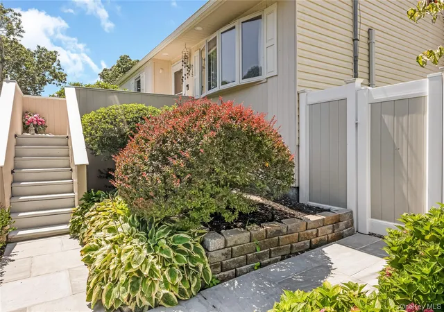 Photo 3 of Single family home for sale at 615 Sleepy Holw Dr, Brookhaven, NY 11967 | MLS# 1032586 | Listing updated on 2026-09-18