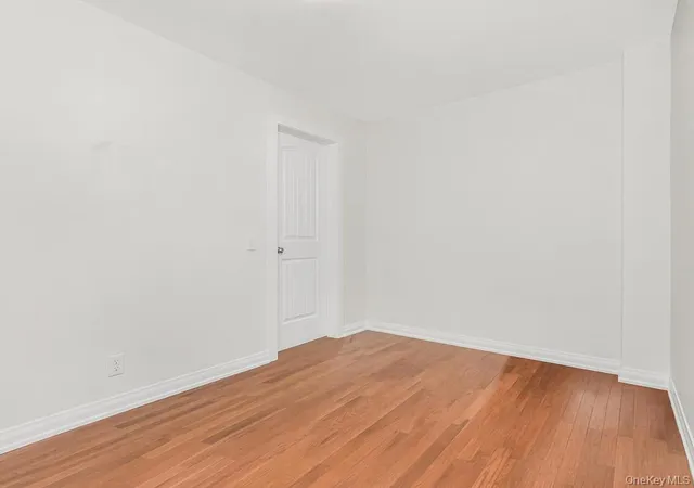 Photo 4 of Single family home for sale at 3057 Williamsbridge Rd, New York, NY 10467 | MLS# 1032916 | Listing updated on 2026-10-09