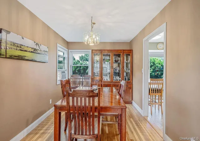 Photo 4 of Sale Pending at 18 Brocton Ln, Smithtown, NY 11754 | MLS# 1033237 | Listing updated on 2026-09-18