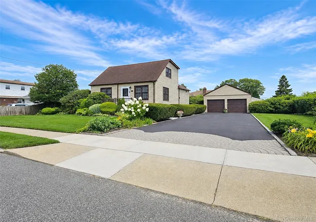 Photo 1 of Sale Pending at 823 5th Street, West Babylon, NY 11704 | MLS# 1033328 | Listing updated on 2026-09-18