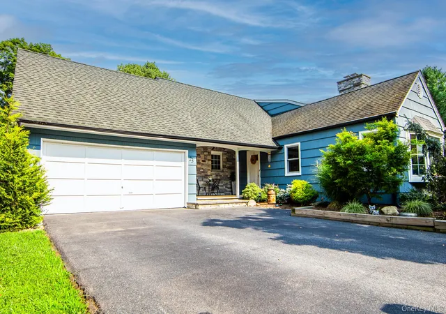 Photo 3 of Single family home for sale at 23 Wheeler Pl W, Clarkstown, NY 10994 | MLS# 1033455 | Listing updated on 2026-09-16