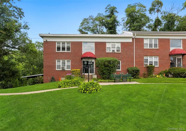 Photo 3 of Sale Pending at 2 Winchester Ave #1A, Yonkers, NY 10710 | MLS# 1033521 | Listing updated on 2026-09-18