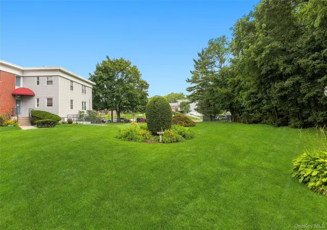 Listing Photo 4 - Condo for sale in building located at 2 Winchester Ave, Yonkers, NY 10701 - Unit #1A