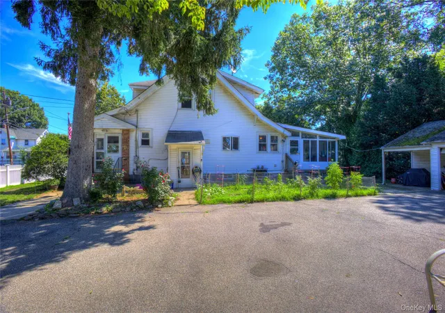 Photo 3 of Single family home for sale at 81 Notre Dame Ave, Oyster Bay, NY 11801 | MLS# 1033807 | Listing updated on 2026-09-18