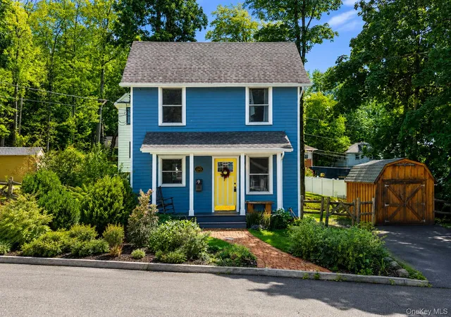 Photo 2 of Sale Pending at 9 Willow Ave, Clarkstown, NY 10960 | MLS# 1034342 | Listing updated on 2026-09-18