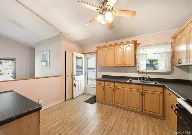 Photo 3 of Sale Pending at 29 Penn Dr, Smithtown, NY 11787 | MLS# 1034371 | Listing updated on 2026-09-18