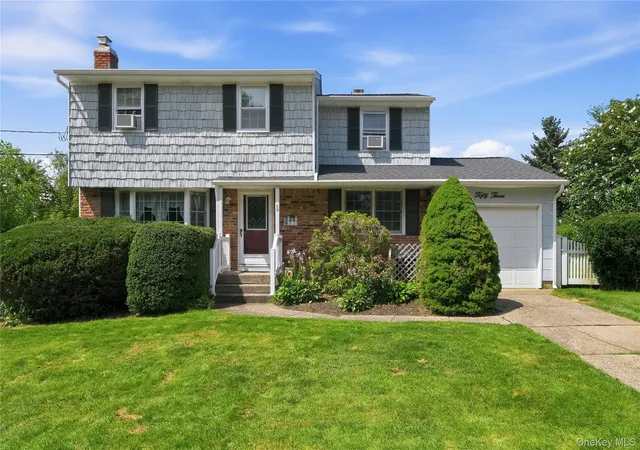Photo 1 of Sale Pending at 53 Comerford St, Brookhaven, NY 11776 | MLS# 1034495 | Listing updated on 2026-09-18