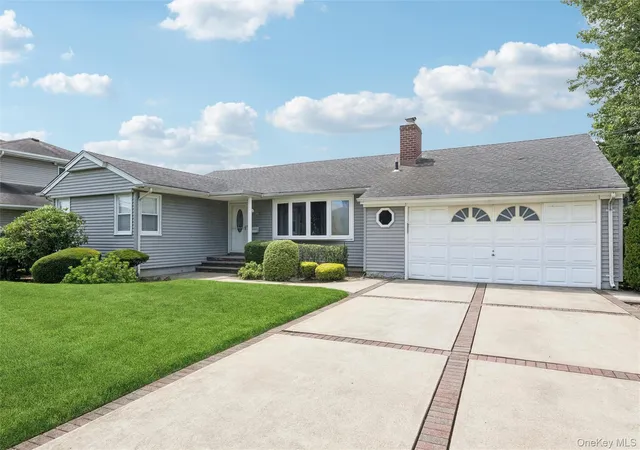 Photo 2 of Sale Pending at 279 E Shore Dr, Oyster Bay, NY 11758 | MLS# 1034630 | Listing updated on 2026-09-17