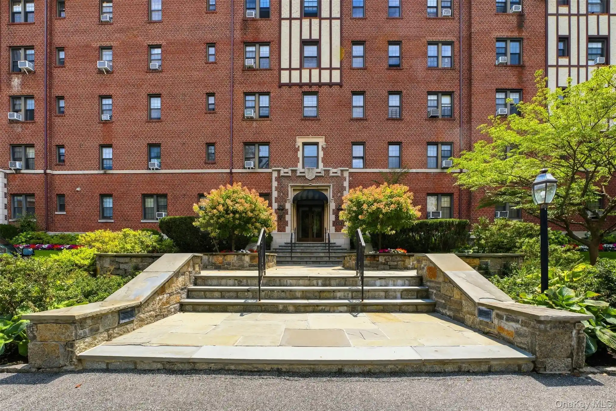 Listing Photo 2 - Condo for sale in 620 Pelhamdale Ave located at 620 Pelhamdale Ave, Pelham, NY 10803 - Unit #31