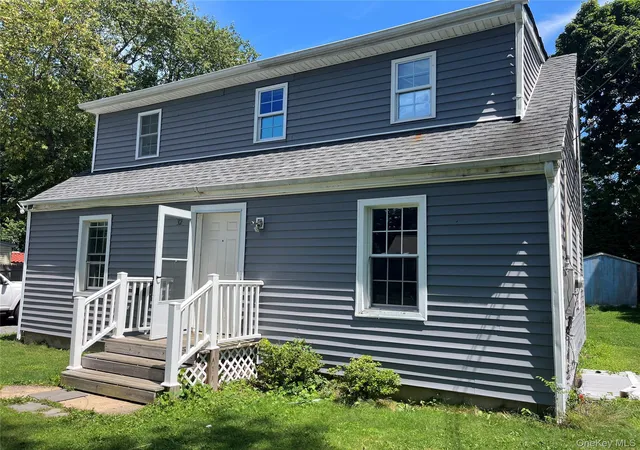 Photo 1 of Sale Pending at 32 7th Avenue S, Huntington, NY 11746 | MLS# 1035198 | Listing updated on 2026-09-18