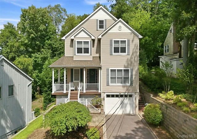 Photo 1 of Sale Pending at 7 Cotswold Dr, Huntington, NY 11721 | MLS# 1035898 | Listing updated on 2026-09-18