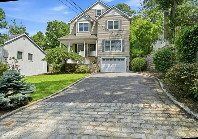 Photo 2 of Sale Pending at 7 Cotswold Dr, Huntington, NY 11721 | MLS# 1035898 | Listing updated on 2026-09-18