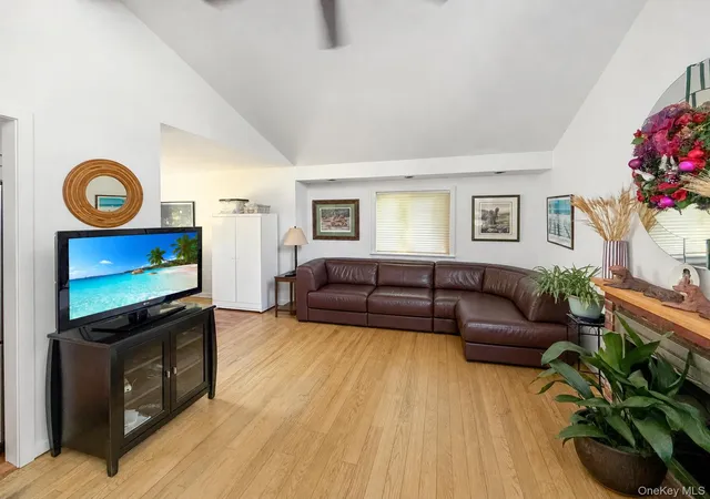 Photo 3 of Sale Pending at 268 Mill Rd, Southampton, NY 11978 | MLS# 1035909 | Listing updated on 2026-09-18