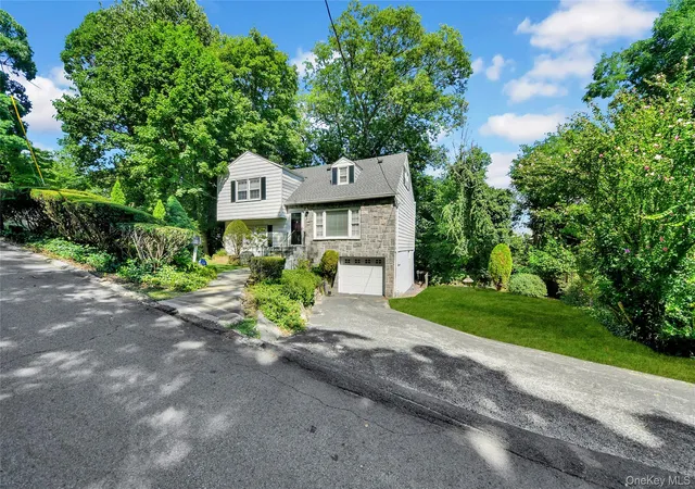 Photo 3 of Sale Pending at 38 Stockbridge Rd, Yonkers, NY 10710 | MLS# 1036000 | Listing updated on 2026-10-20