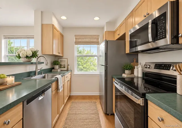 Photo 4 of Condo for sale at 100 Woodcrest Ln #124, Mount Kisco, NY 10549 | MLS# 1036503 | Listing updated on 2026-09-17