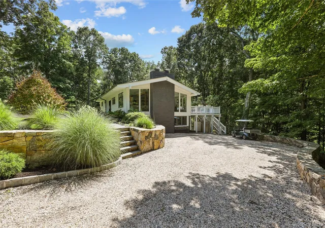Photo 3 of Single family home for sale at 39 Lower Shad Rd, Pound Ridge, NY 10576 | MLS# 1036619 | Listing updated on 2026-09-18