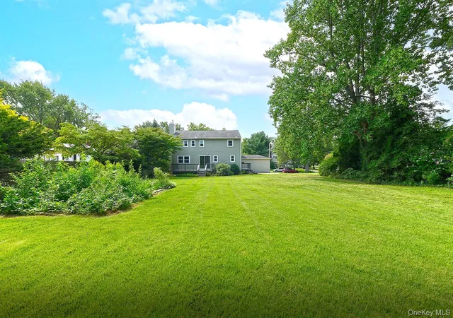 Photo 2 of Sale Pending at 6 Duquesne Dr, Huntington, NY 11740 | MLS# 1036674 | Listing updated on 2026-09-18
