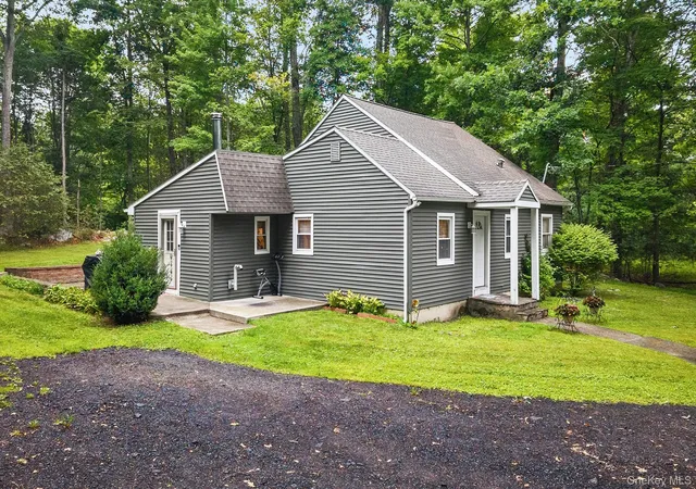 Photo 2 of Sale Pending at 30 Forest Glen Rd, Shawangunk, NY 12566 | MLS# 1036806 | Listing updated on 2026-09-18