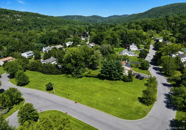 Photo 3 of Single family home for sale at 10 Andre Dr, Woodbury, NY 10930 | MLS# 1036840 | Listing updated on 2026-09-29