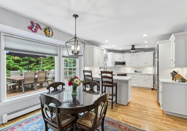 Photo 3 of Single family home for sale at 6 Pebble Hl Ct, Huntington, NY 11768 | MLS# 1036992 | Listing updated on 2026-09-17