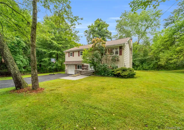 Photo 2 of Sale Pending at 124 Northmore Dr, Yorktown, NY 10598 | MLS# 1037160 | Listing updated on 2026-09-18
