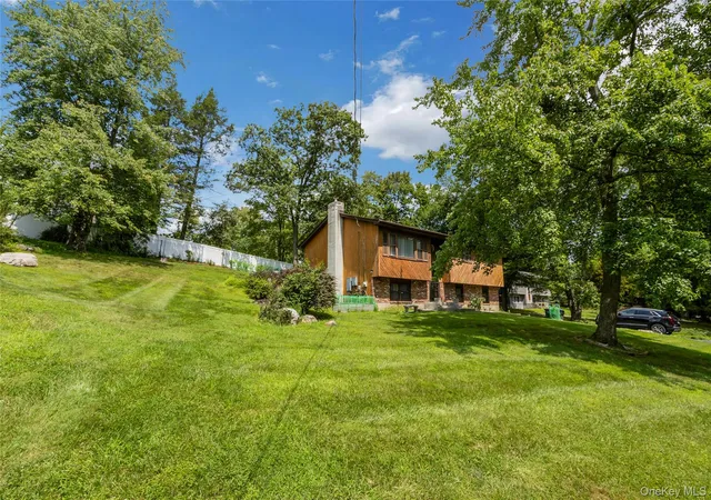 Photo 2 of Single family home for sale at 74 Heaton Rd, Chester Town, NY 10950 | MLS# 1037241 | Listing updated on 2026-09-16