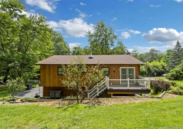 Photo 3 of Single family home for sale at 74 Heaton Rd, Chester Town, NY 10950 | MLS# 1037241 | Listing updated on 2026-09-16
