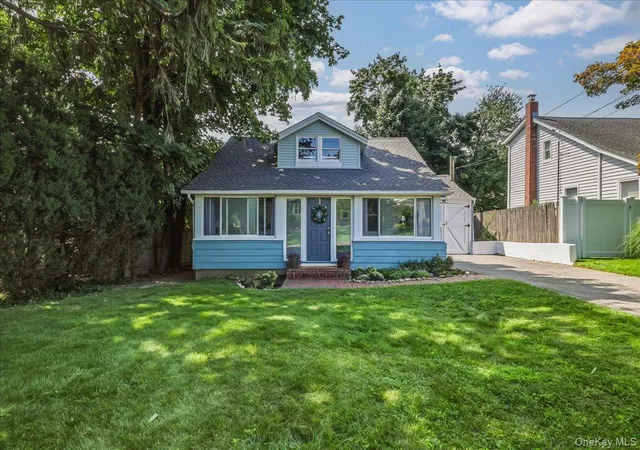 Photo 1 of Sale Pending at 5 Coles Pl, Huntington, NY 11768 | MLS# 1037480 | Listing updated on 2026-09-18