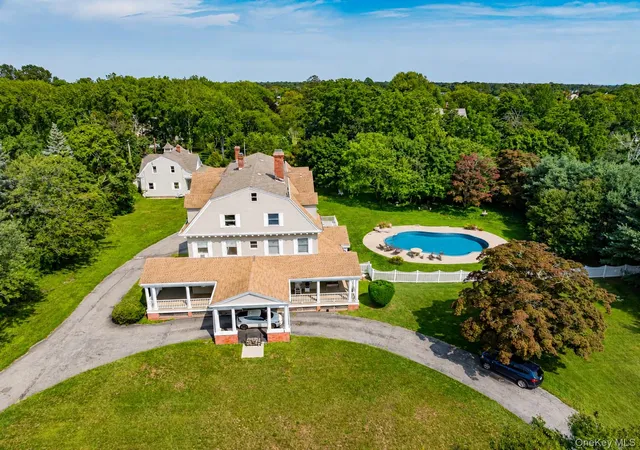 Photo 3 of Mansion for sale at 45 S Penataquit Ave, Islip, NY 11706 | MLS# 1037620 | Listing updated on 2026-09-18