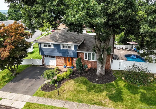 Photo 3 of Sale Pending at 3 Forest Knoll Dr, Ramapo, NY 10901 | MLS# 1037717 | Listing updated on 2026-09-23