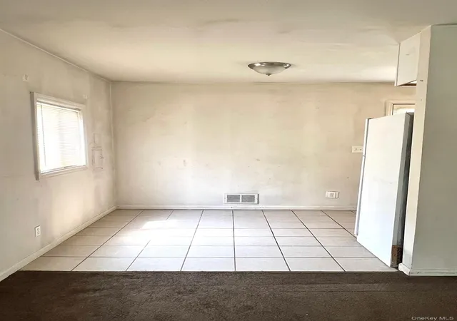 Photo 3 of Single family home for sale at 1656 N Thompson Dr, Islip, NY 11706 | MLS# 1037958 | Listing updated on 2026-10-03