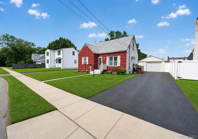 Photo 2 of Sale Pending at 17 Heathcote Rd, Babylon, NY 11757 | MLS# 1038125 | Listing updated on 2026-09-18
