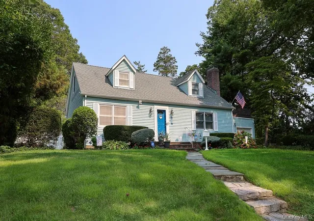 Photo 3 of Sale Pending at 40 Plymouth Dr S, Oyster Bay, NY 11545 | MLS# 1038251 | Listing updated on 2026-09-18