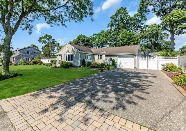 Photo 1 of Sale Pending at 360 Bayport Ave, Islip, NY 11705 | MLS# 1038252 | Listing updated on 2026-09-18