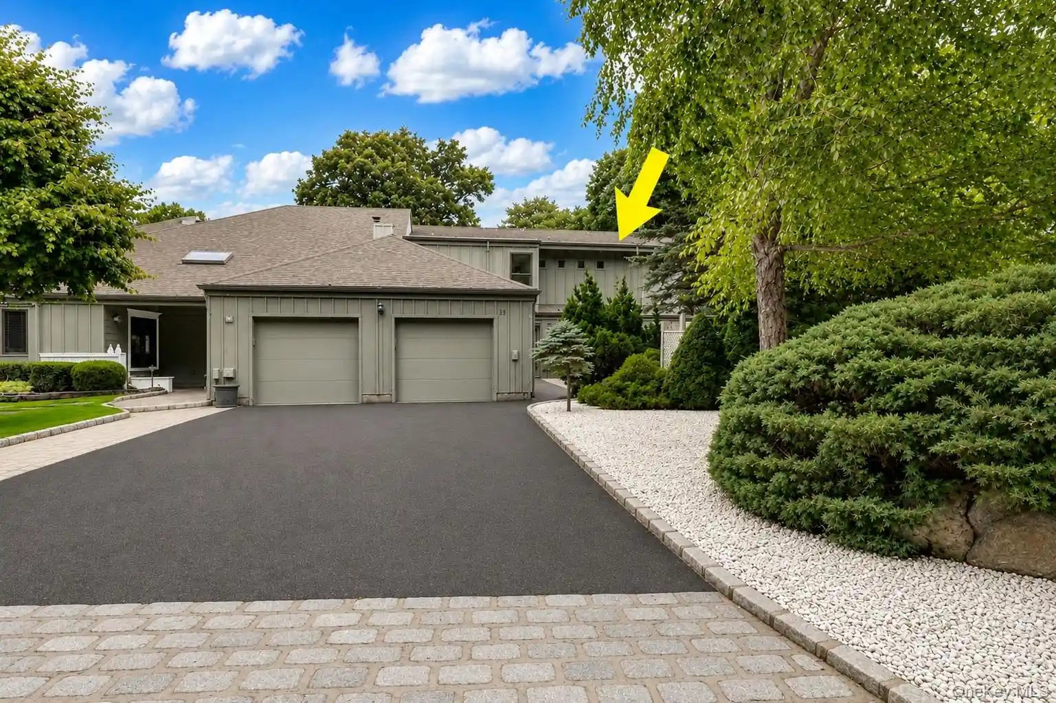 Listing Photo 2 - Condo for sale in 51 Rockledge Path located at 51 Rockledge Path, Brookhaven, NY 11777 - Unit 51 Rockledge Path