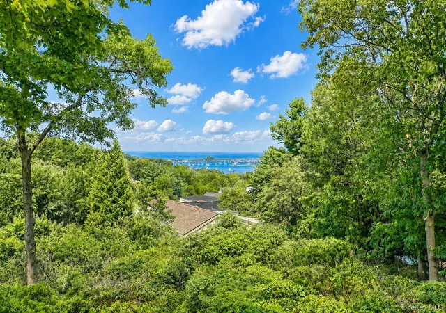 Photo 4 of Sale Pending at 51 Rockledge Path, Brookhaven, NY 11777 | MLS# 1038494 | Listing updated on 2026-09-18