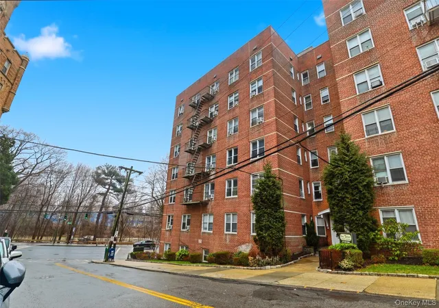 Photo 3 of Condo for sale at 107 Glen Rd #6D, Yonkers, NY 10704 | MLS# 1039023 | Listing updated on 2026-09-18