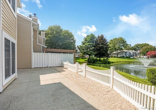 Listing Photo 5 - Condo for sale in building located at 103 Colony Dr, Islip, NY 11741