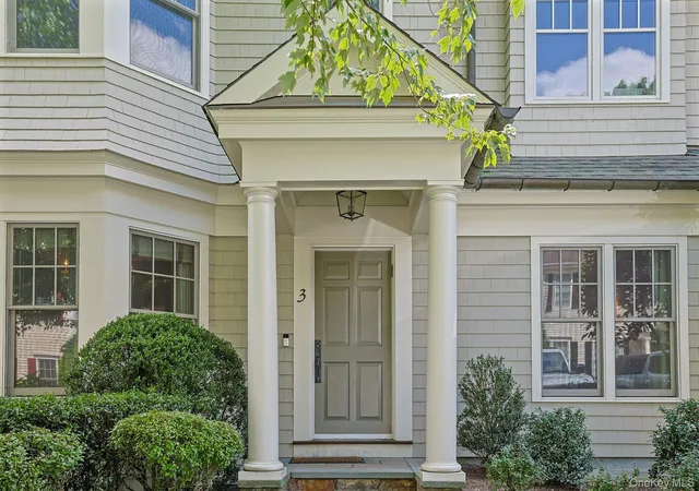 Photo 2 of Single family home for sale at 3 Cider Ml Cir, North Castle, NY 10504 | MLS# 1039389 | Listing updated on 2026-09-18
