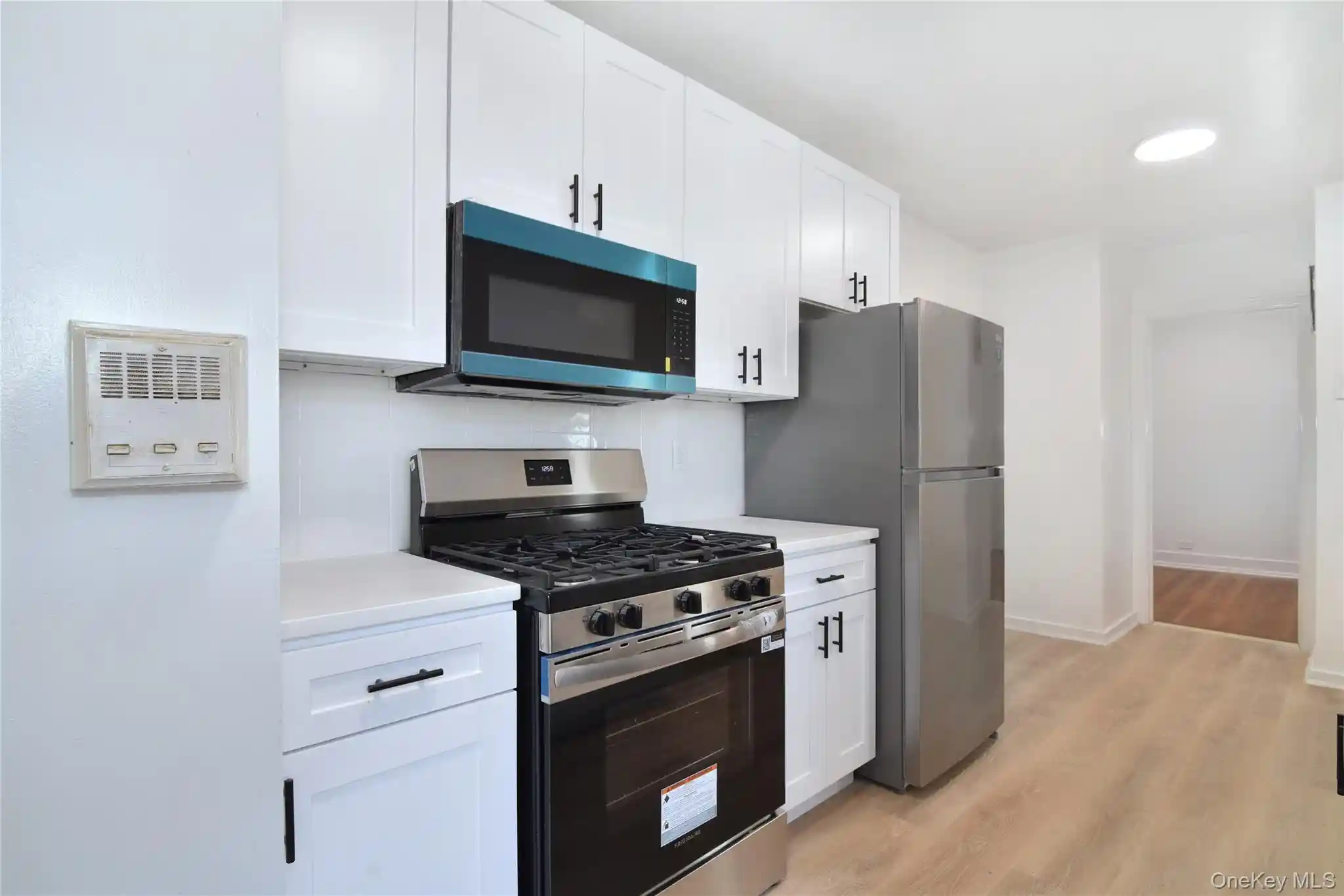 Listing Photo 2 - Condo for sale in 590 E 3Rd St located at 590 E 3Rd St, Mount Vernon, NY 10550 - Unit #1L