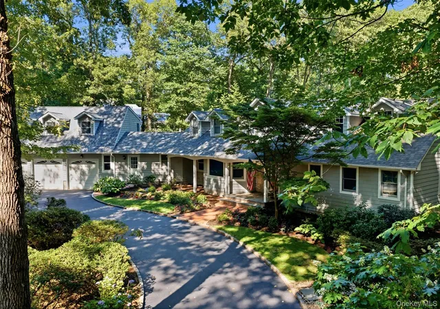 Single family home for sale at 31 Crosby Pl, Huntington, NY 11724 | MLS# 1039686