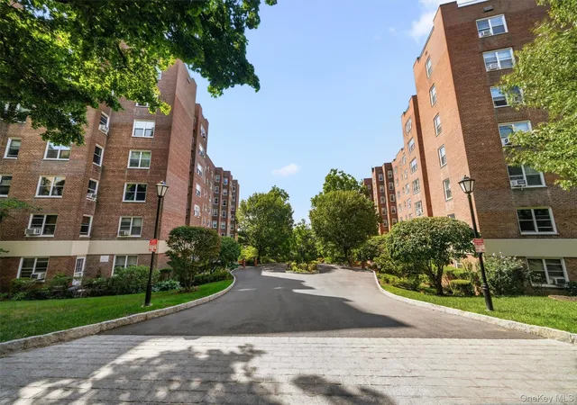 Photo 3 of Condo for sale at 280 Collins Ave #1A, Mount Vernon, NY 10552 | MLS# 1039817 | Listing updated on 2026-09-18