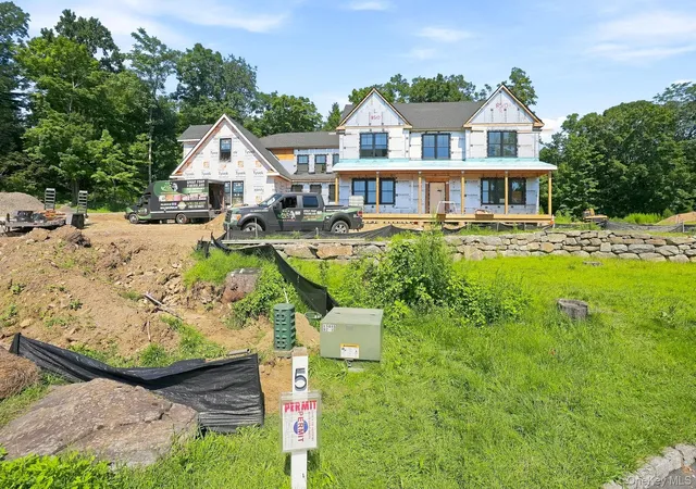 Photo 3 of Single family home for sale at 5 Boulder Pond Dr, Somers, NY 10589 | MLS# 1039863 | Listing updated on 2026-09-18
