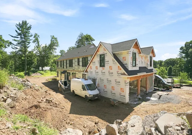 Photo 3 of Single family home for sale at 5 Boulder Pond Dr, Somers, NY 10589 | MLS# 1039863 | Listing updated on 2026-09-18