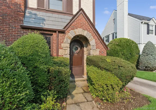 Photo 3 of Sale Pending at 23 Wisteria Ave, North Hempstead, NY 11501 | MLS# 1039946 | Listing updated on 2026-09-17