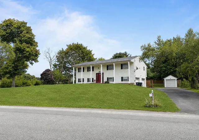 Photo 3 of Single family home for sale at 50 Scott Dr, Middletown, NY 10941 | MLS# 1040412 | Listing updated on 2026-09-18