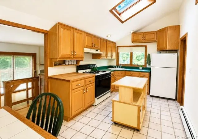 Photo 4 of Single family home for sale at 86 N Evergreen Dr, Brookhaven, NY 11784 | MLS# 1040537 | Listing updated on 2026-09-18