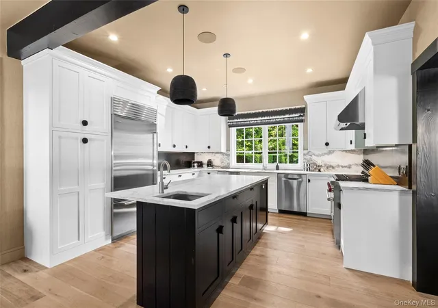 Photo 2 of Single family home for sale at 67 Buell Ln Ext, East Hampton, NY 11963 | MLS# 1040648 | Listing updated on 2026-09-17
